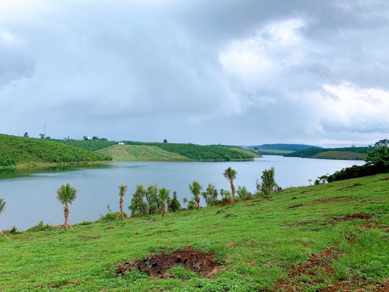 Nhiều nhà đầu tư thích mua đất ven hồ Bảo Lộc