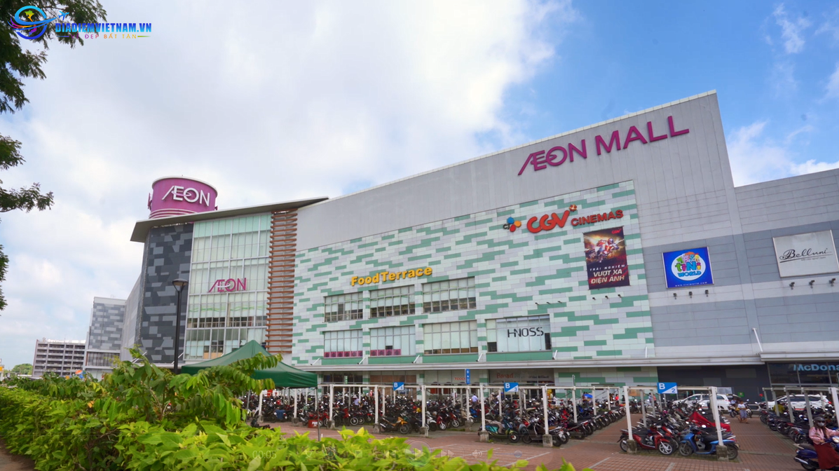 Aeon Mall Tan Phu Celadon view
